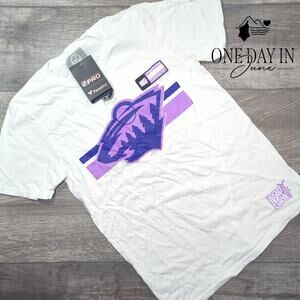 Fanatics Wild Hockey Fights Cancer Tee Size S